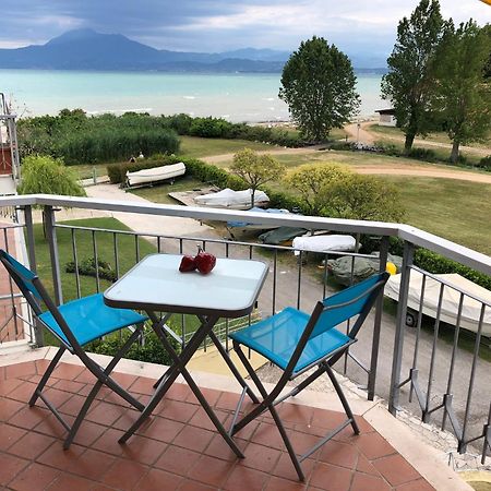 Seeblickwohnung Sirmione - Fronte Lago Mit Privatsteg Luaran gambar