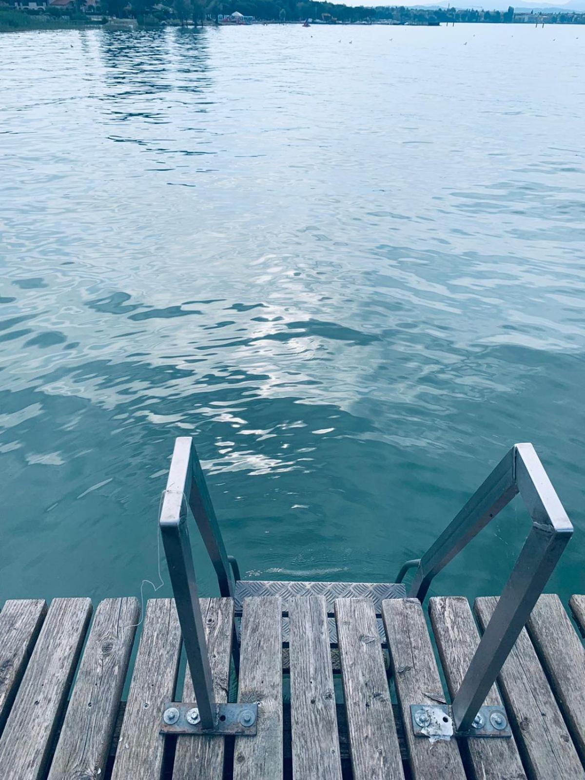 Seeblickwohnung Sirmione - Fronte Lago Mit Privatsteg Luaran gambar